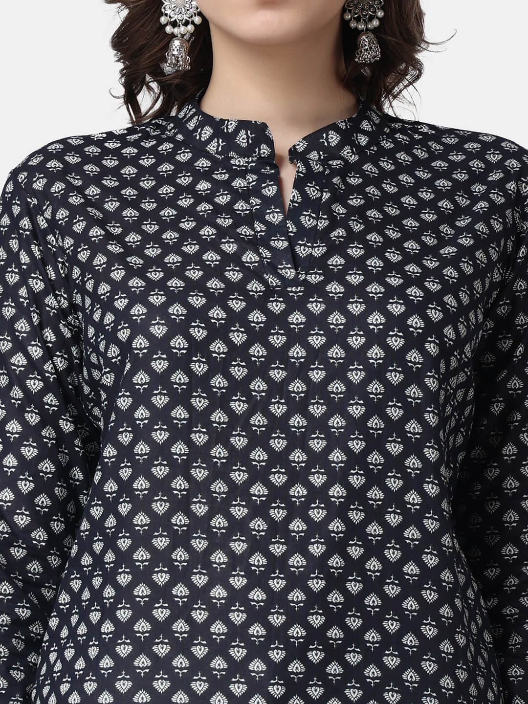 Popwings Women Casual Pure Cotton Black & White Booti Printed Short Kurti